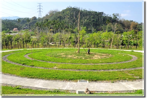 圖片：寵物灑葬區:狗與貓咪造景